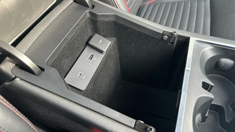 Land Rover Discovery Sport 1.5 P300e R-Dynamic HSE 5dr Auto [5 Seat] Station Wagon